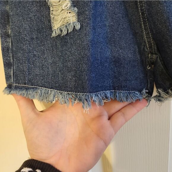 NWT Pat Pat toddler factory distressed jean shorts - Picture 3 of 8